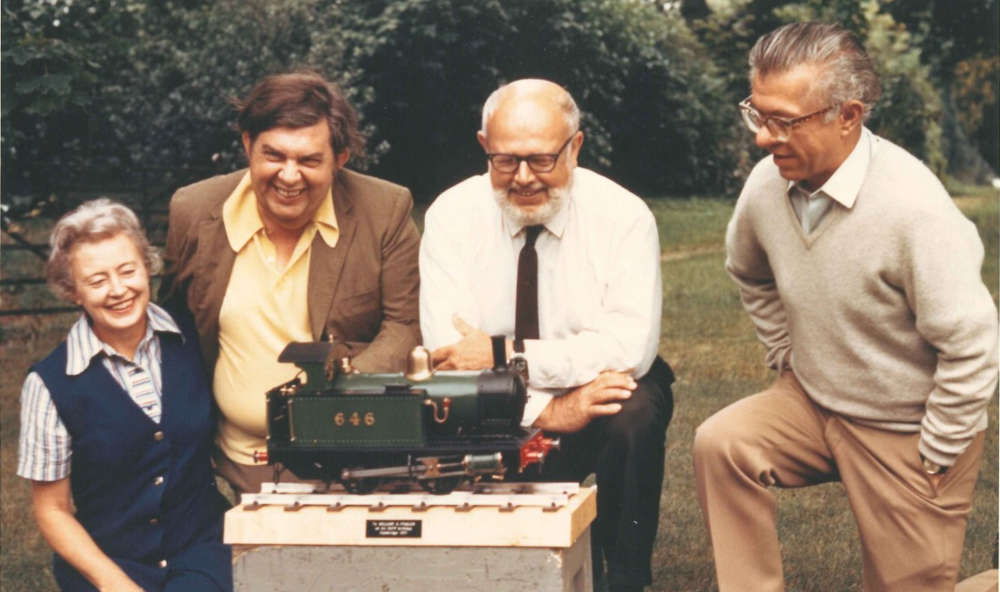 I coniugi Burbige insieme con Willy Fowler e Fred Hoyle