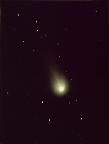 Reproduction_of_original_plates_of_Comet_Halley_25_May_1910